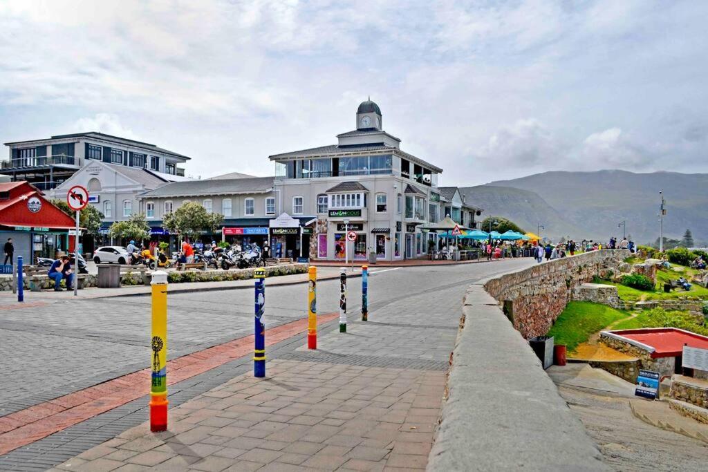 Central Modern Studio Apartment, Hermanus Waterfront Zewnętrze zdjęcie