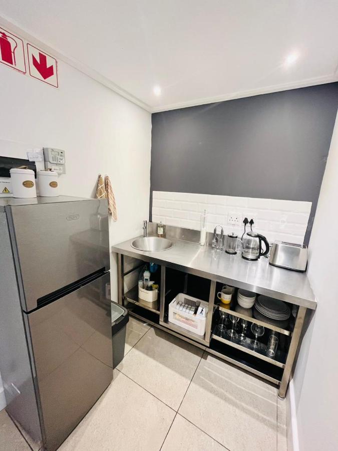 Central Modern Studio Apartment, Hermanus Waterfront Zewnętrze zdjęcie