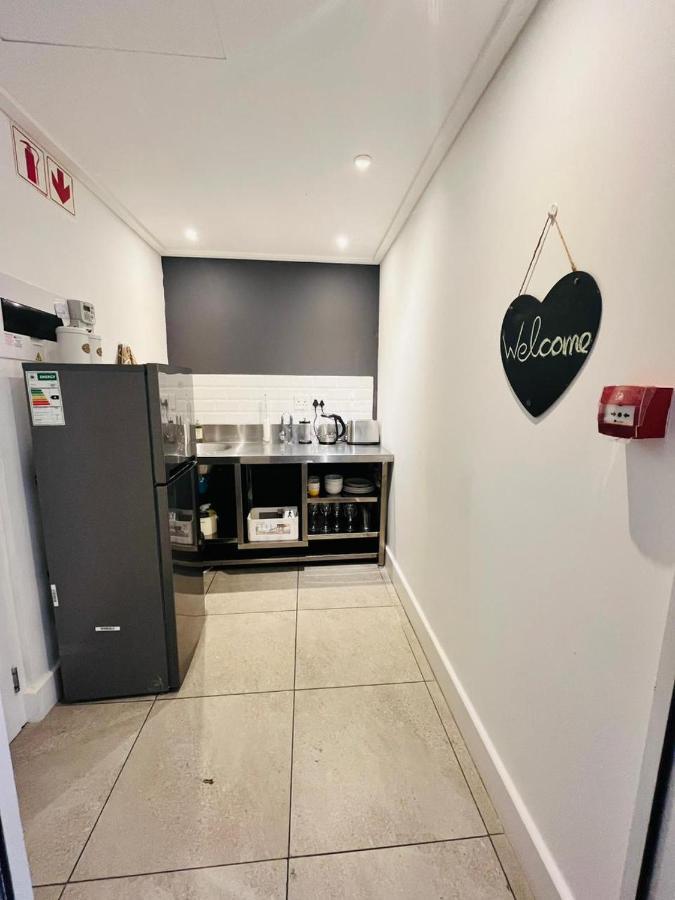 Central Modern Studio Apartment, Hermanus Waterfront Zewnętrze zdjęcie